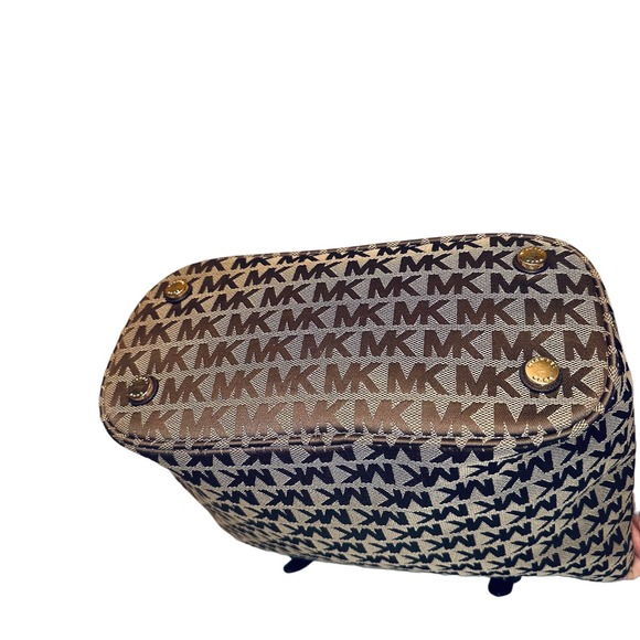 Michael Kors - Jet Set MK Signature Beige Jacquard Tote Bag - Picture 4 of 11